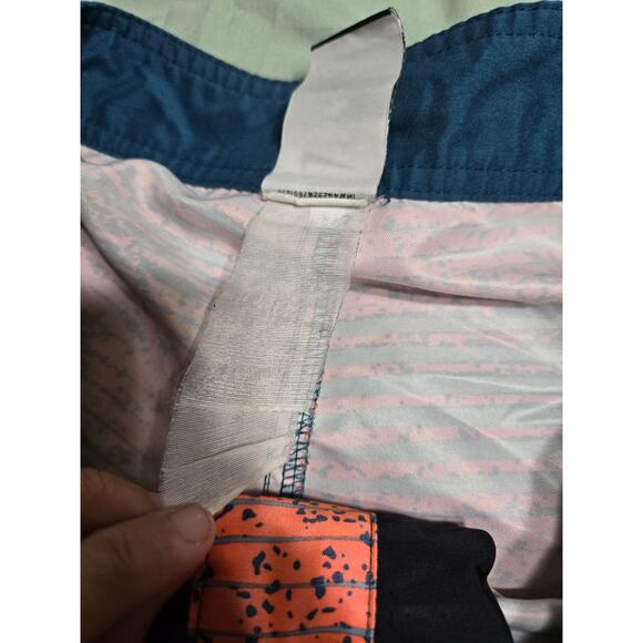 Nike large boys blue and pink striped swimming trunks - Picture 7 of 7